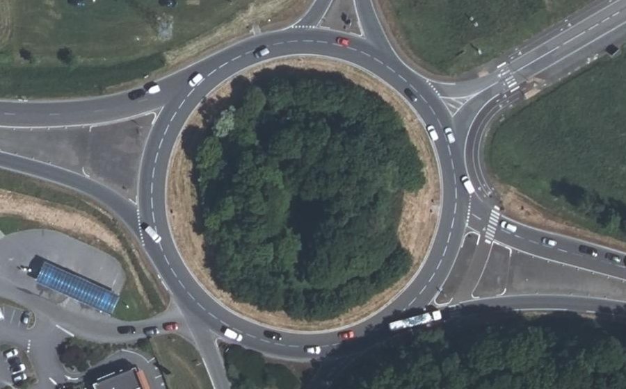 Vue aérienne du Rond-point anonyme n°5980343