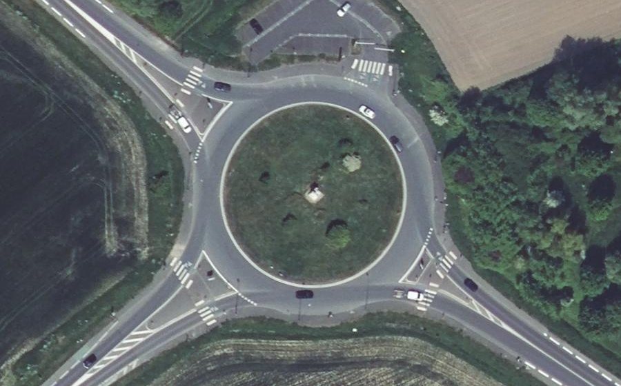 Vue aérienne du Rond-point anonyme n°59829272