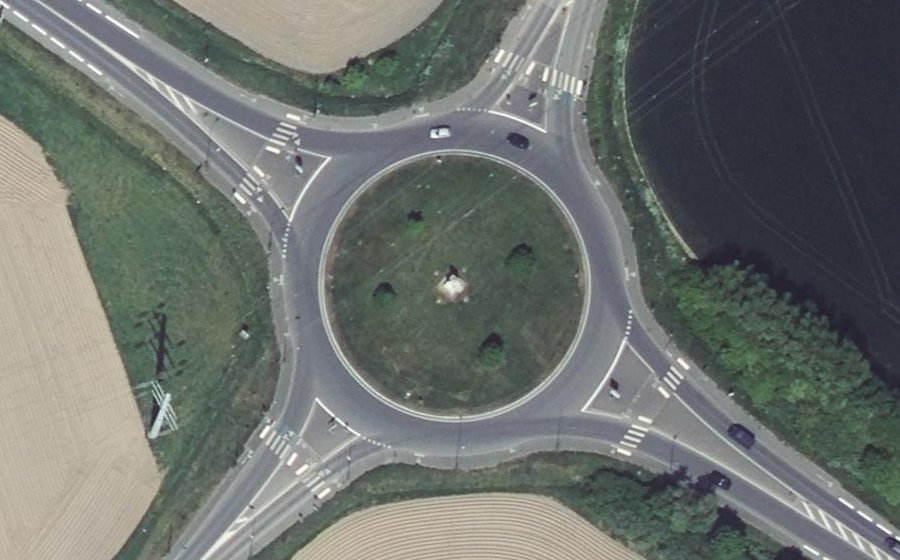 Vue aérienne du Rond-point anonyme n°59829274