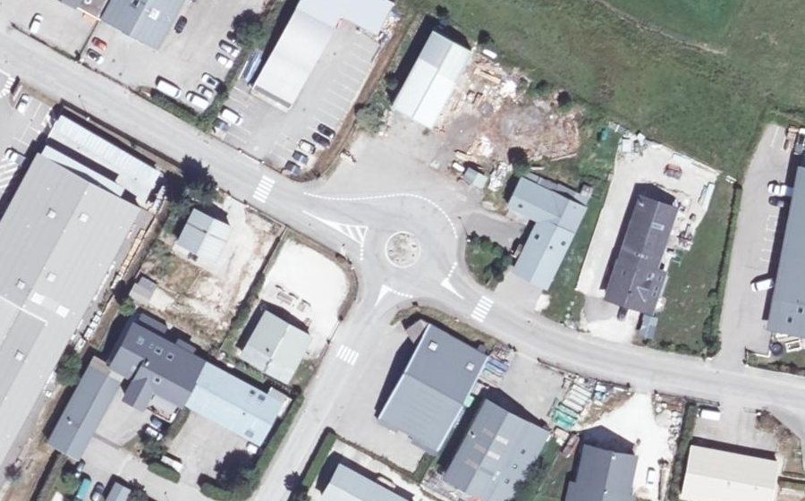 Vue aérienne du Rond-point anonyme n°5985540