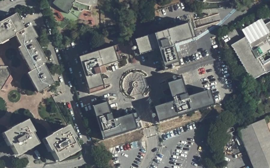Vue aérienne du Rond-point anonyme n°598847619