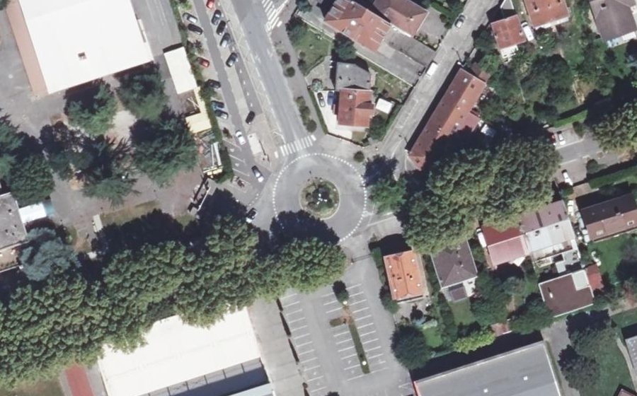 Vue aérienne du Rond-point anonyme n°5988987
