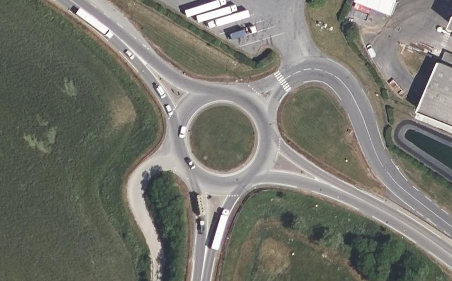 Vue aérienne du Rond-point anonyme n°59920299