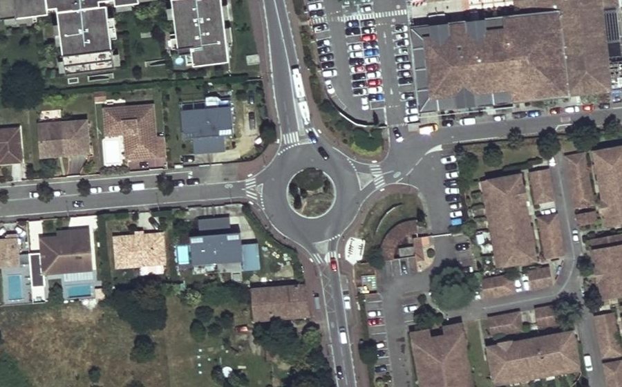 Vue aérienne du Rond-point anonyme n°59979743