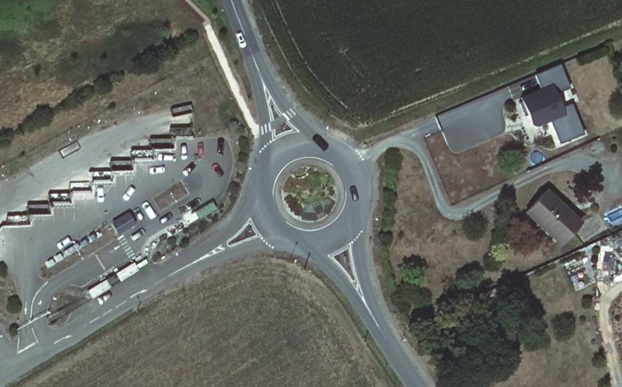 Vue aérienne du Rond-point anonyme n°59990054