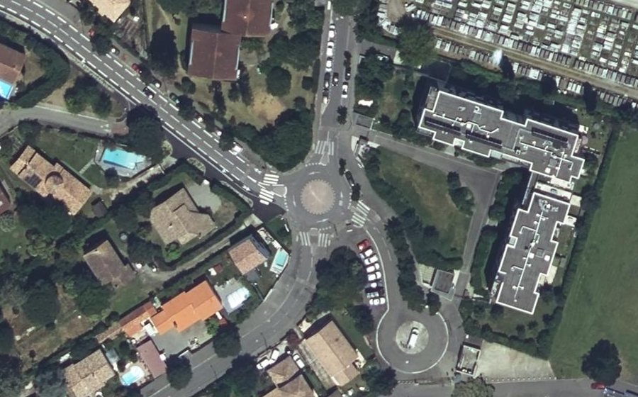 Vue aérienne du Rond-point anonyme n°60012659