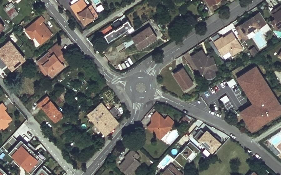 Vue aérienne du Rond-point anonyme n°60012818