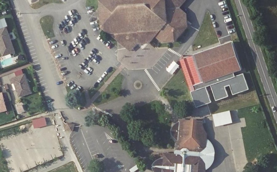 Vue aérienne du Rond-point anonyme n°600141348