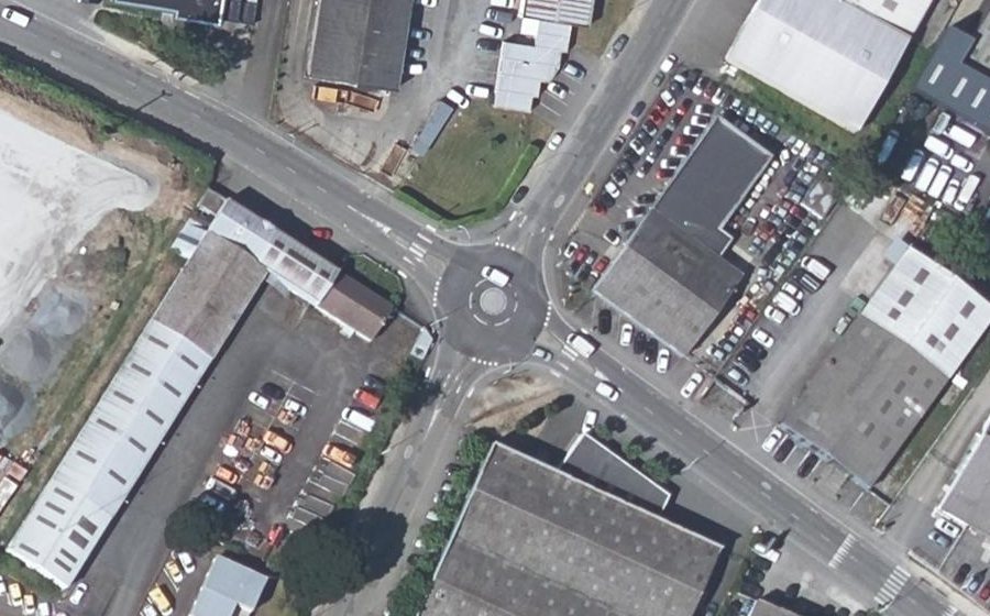 Vue aérienne du Rond-point anonyme n°600324260