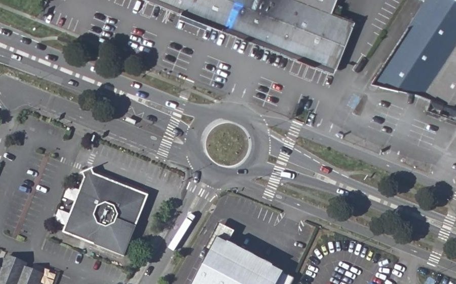 Vue aérienne du Rond-point anonyme n°600324751