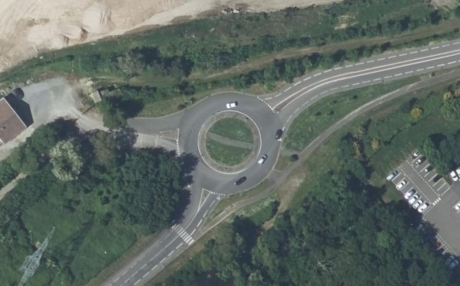 Vue aérienne du Rond-point anonyme n°600325167