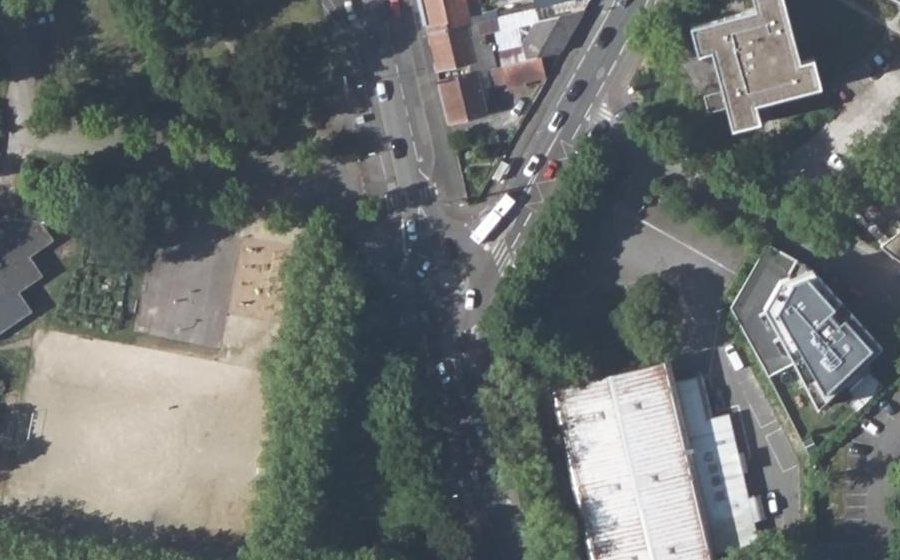 Vue aérienne du Rond-point anonyme n°600325803