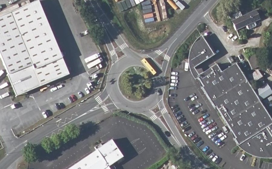 Vue aérienne du Rond-point anonyme n°600325867
