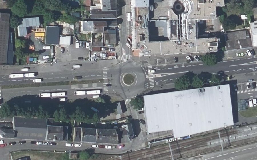 Vue aérienne du Rond-point anonyme n°600326137