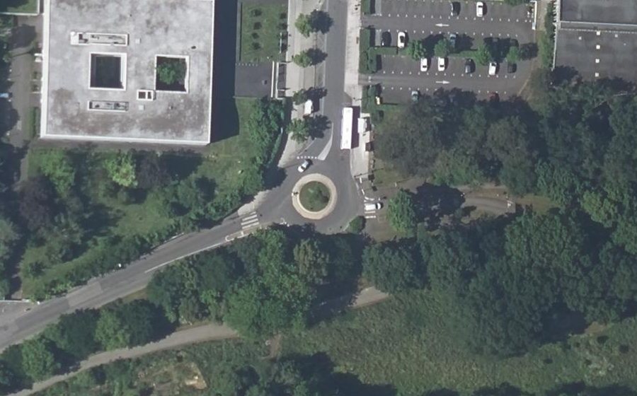 Vue aérienne du Rond-point anonyme n°600326551