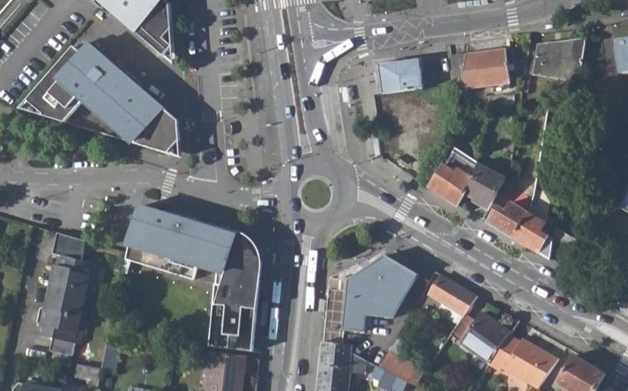 Vue aérienne du Rond-point anonyme n°600326553