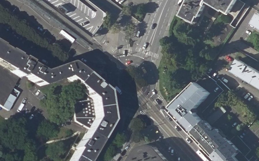 Vue aérienne du Rond-point anonyme n°600326594