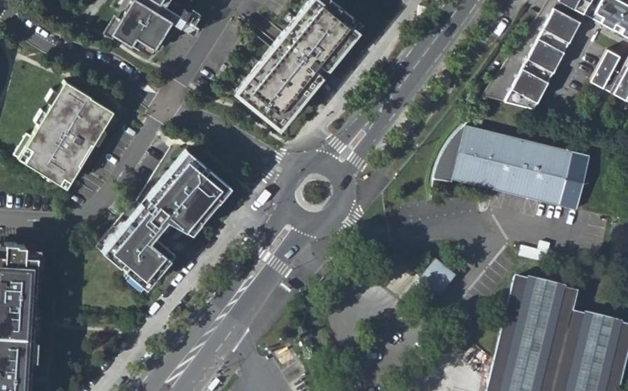 Vue aérienne du Rond-point anonyme n°600326659