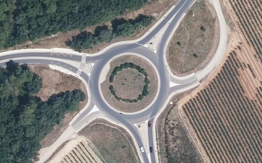 Vue aérienne du Rond-point anonyme n°600778957
