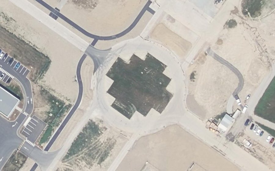 Vue aérienne du Rond-point anonyme n°600815094