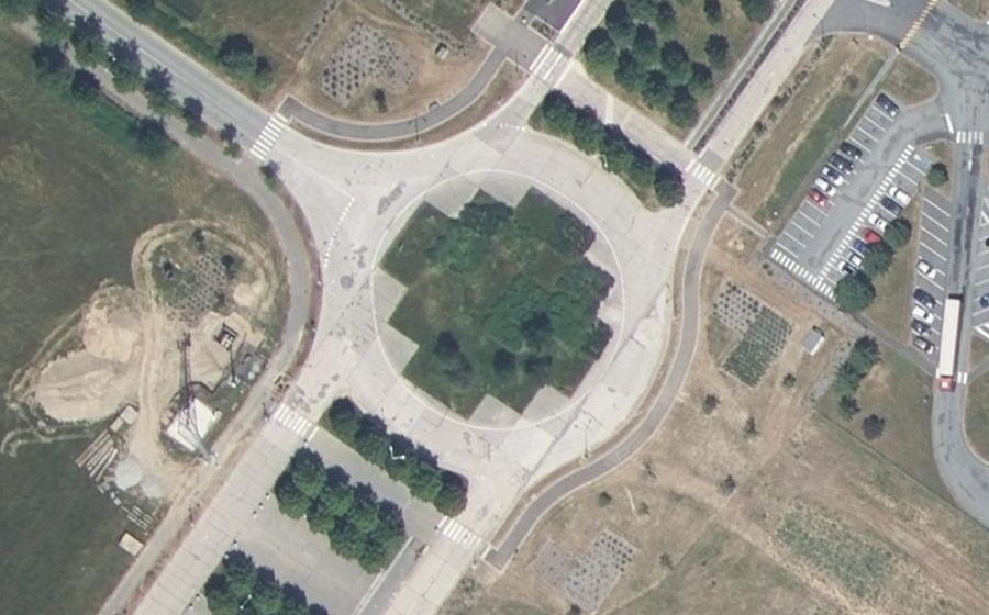 Vue aérienne du Rond-point anonyme n°600815121