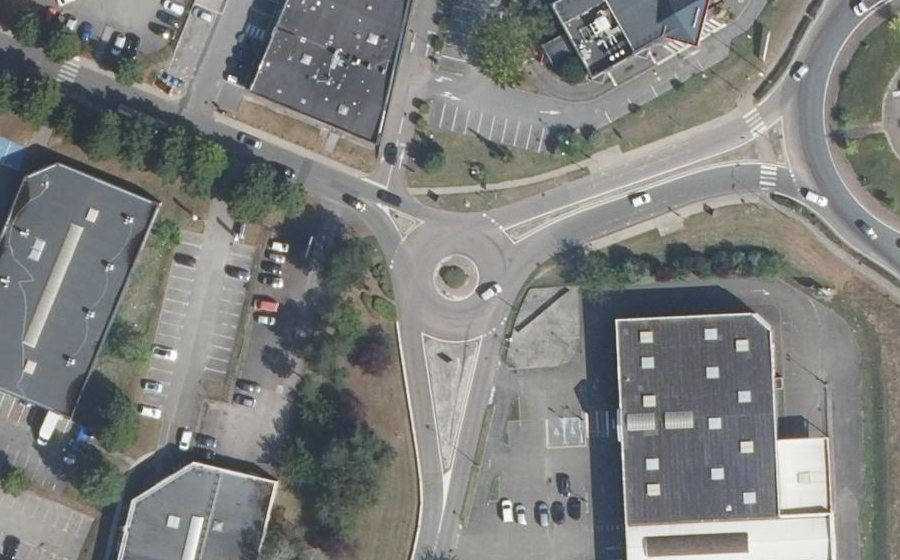 Vue aérienne du Rond-point anonyme n°60142250