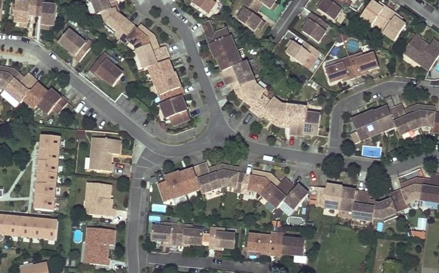 Vue aérienne du Rond-point anonyme n°60147417
