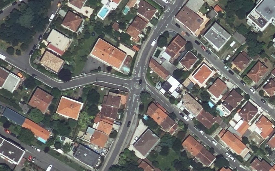 Vue aérienne du Rond-point anonyme n°60149677