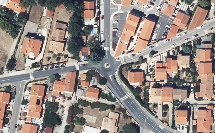 Vue aérienne du Rond-point anonyme n°60168918