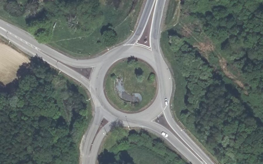 Vue aérienne du Rond-point anonyme n°60180216