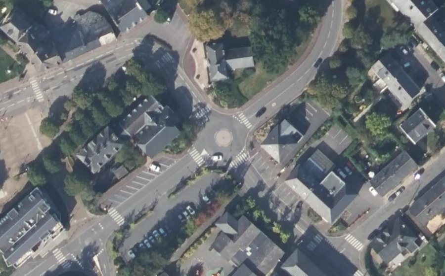 Vue aérienne du Rond-point anonyme n°601985014