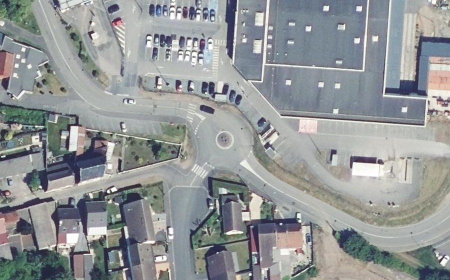 Vue aérienne du Rond-point anonyme n°60228556