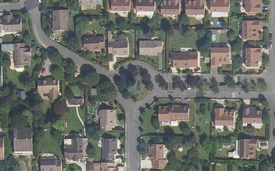 Vue aérienne du Rond-point anonyme n°60245588