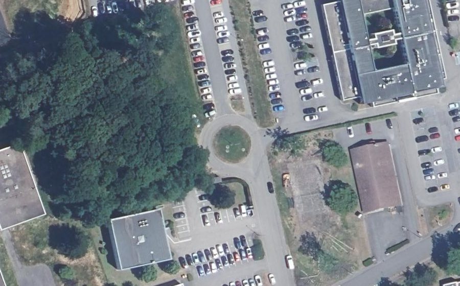 Vue aérienne du Rond-point anonyme n°602855047