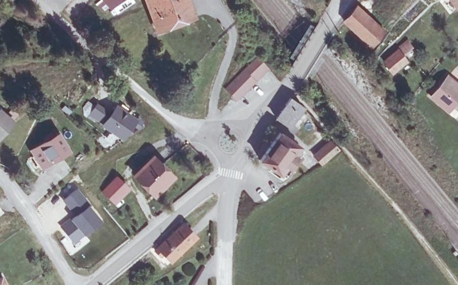 Vue aérienne du Rond-point anonyme n°602891498
