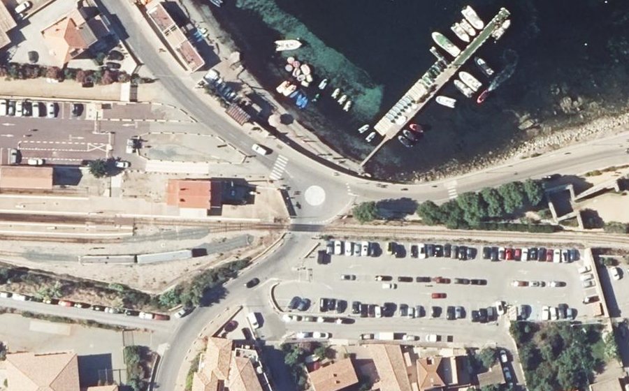 Vue aérienne du Rond-point anonyme n°60297226