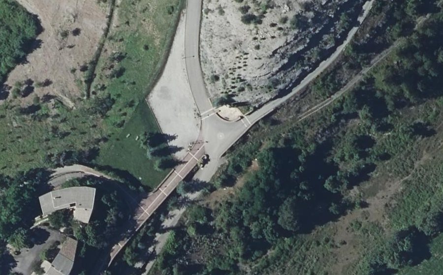 Vue aérienne du Rond-point anonyme n°603065621