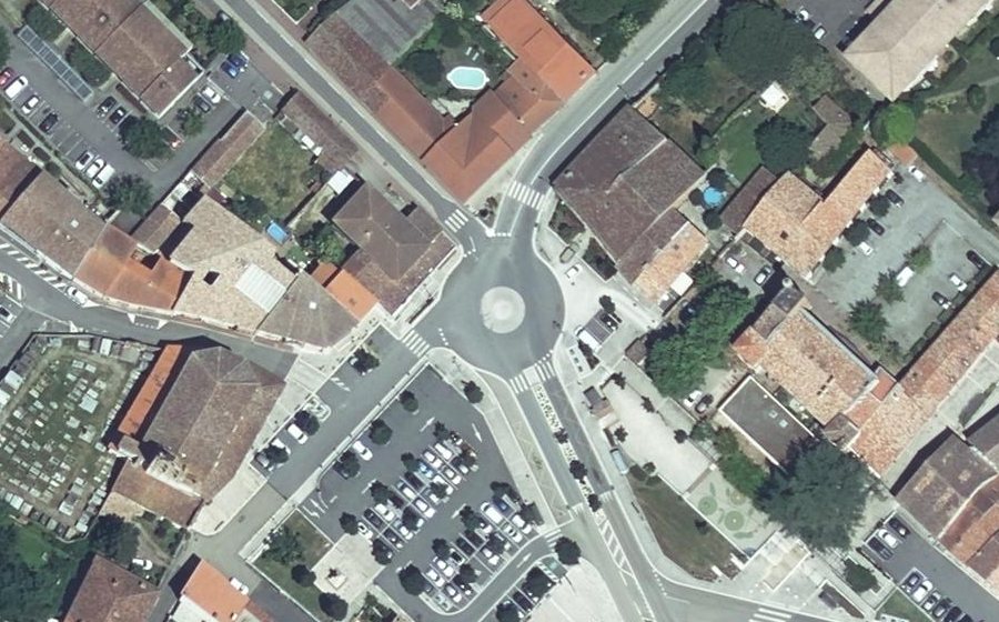 Vue aérienne du Rond-point anonyme n°603151337