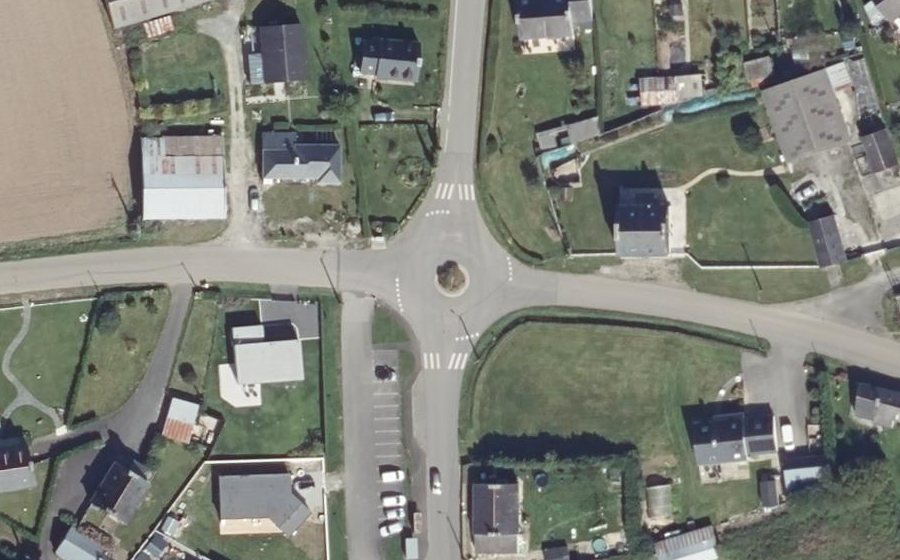 Vue aérienne du Rond-point anonyme n°603157524