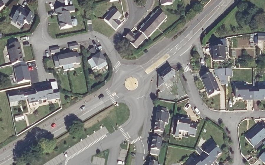 Vue aérienne du Rond-point anonyme n°603157539