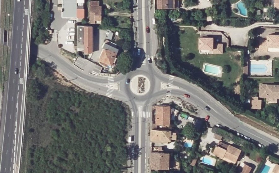 Vue aérienne du Rond-point anonyme n°603501791