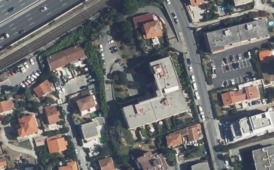Vue aérienne du Rond-point anonyme n°604032198