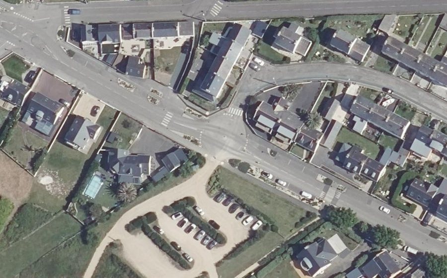 Vue aérienne du Rond-point anonyme n°605031593