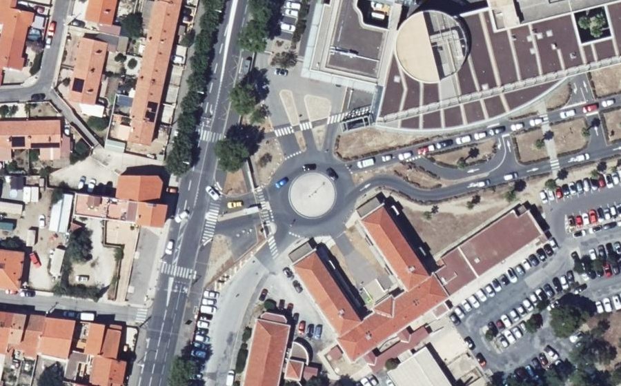 Vue aérienne du Rond-point anonyme n°605571949