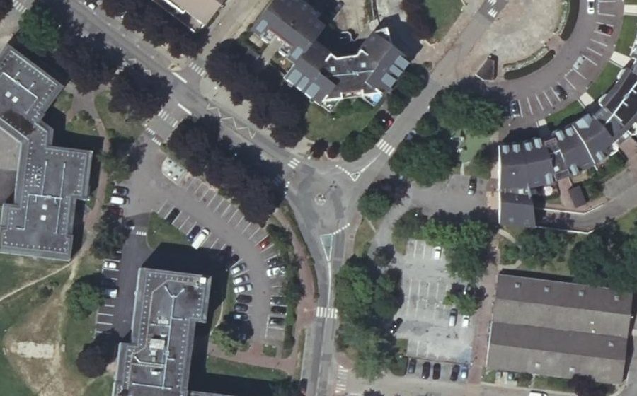 Vue aérienne du Rond-point anonyme n°60565870