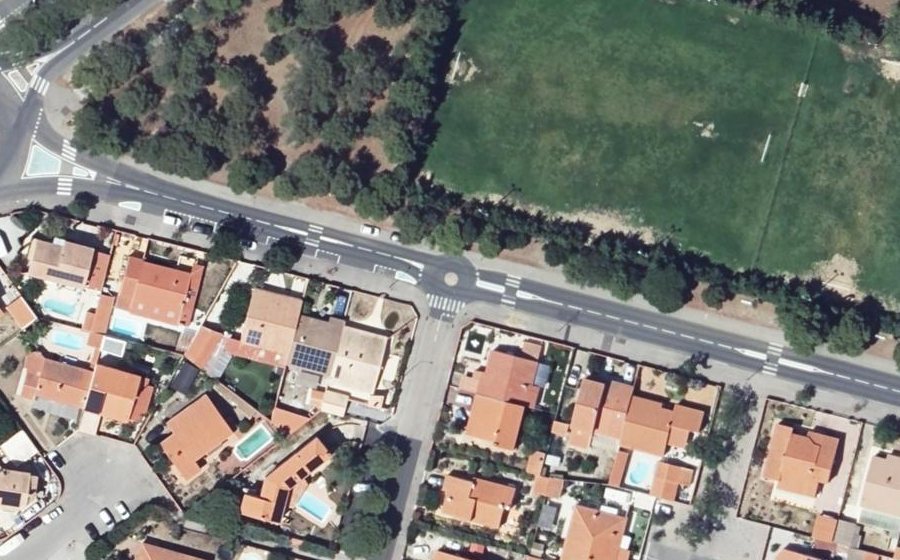 Vue aérienne du Rond-point anonyme n°605707343