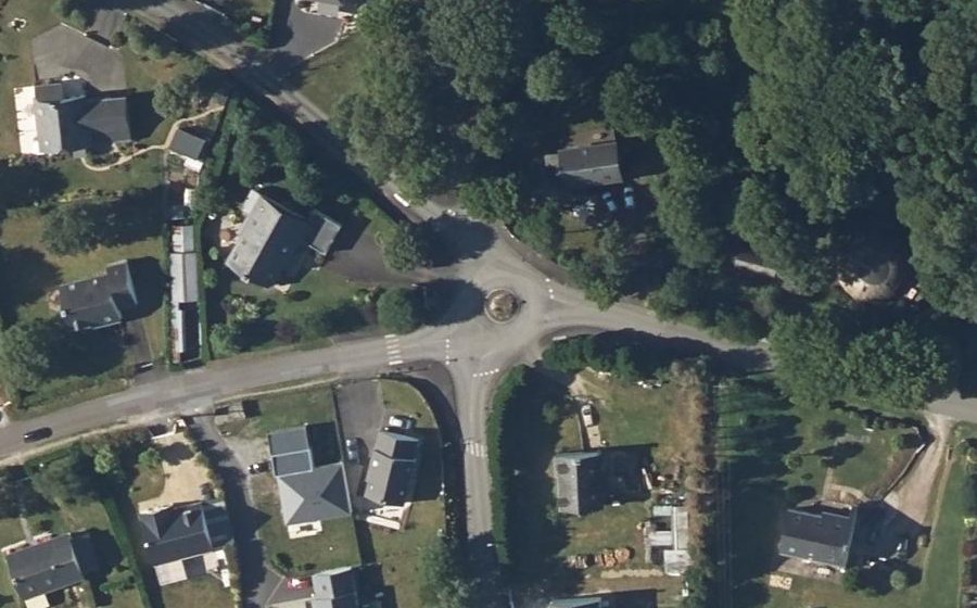 Vue aérienne du Rond-point anonyme n°605932523