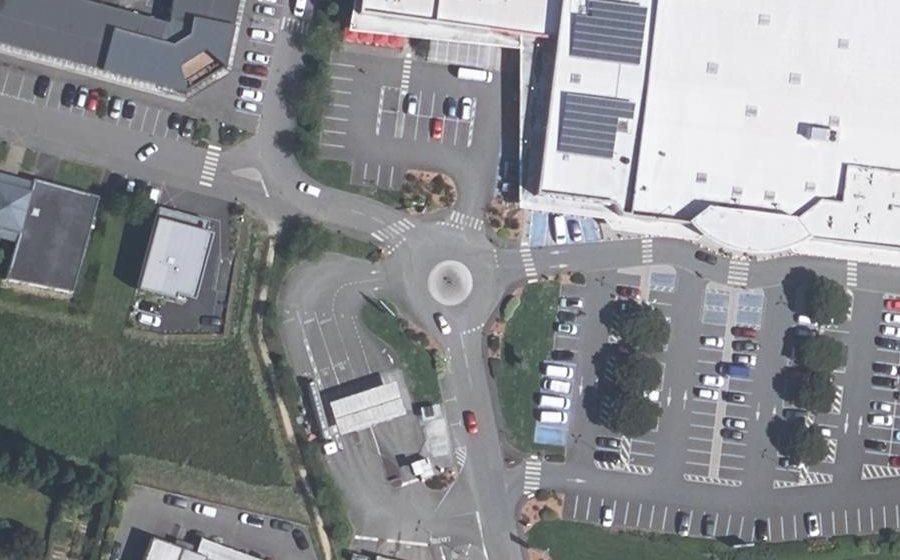 Vue aérienne du Rond-point anonyme n°606496466