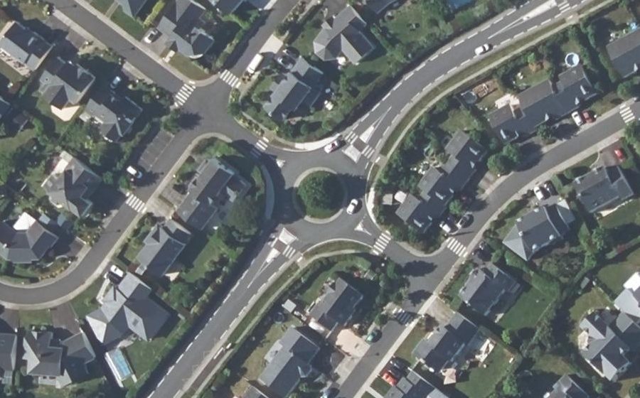 Vue aérienne du Rond-point anonyme n°60704994