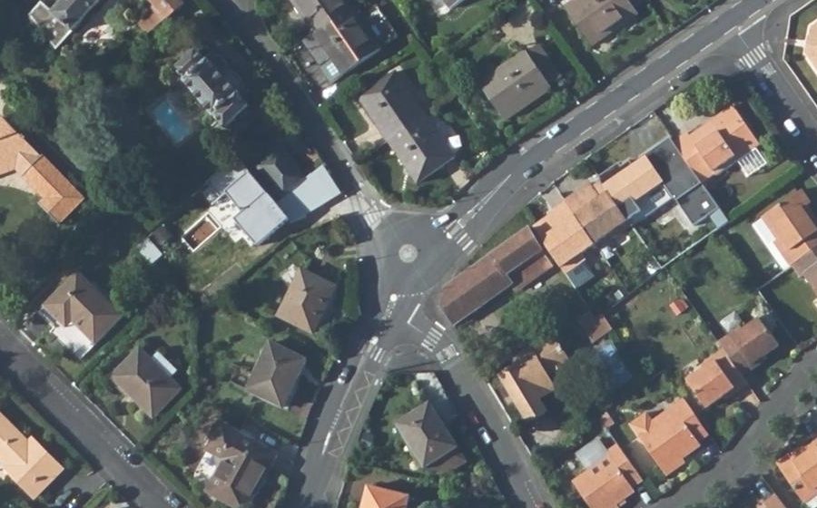 Vue aérienne du Rond-point anonyme n°607761214